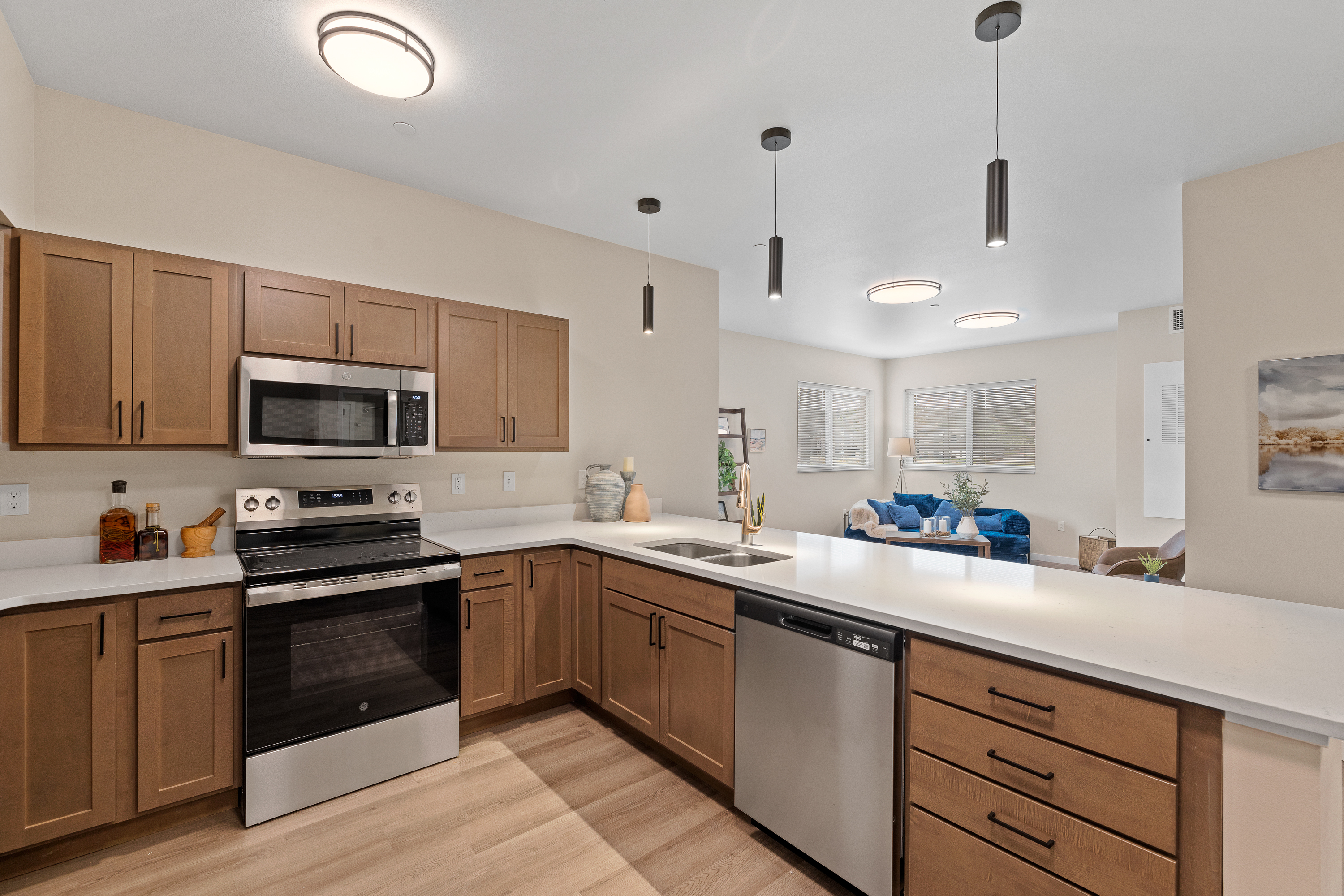 4916 5th Street - 323