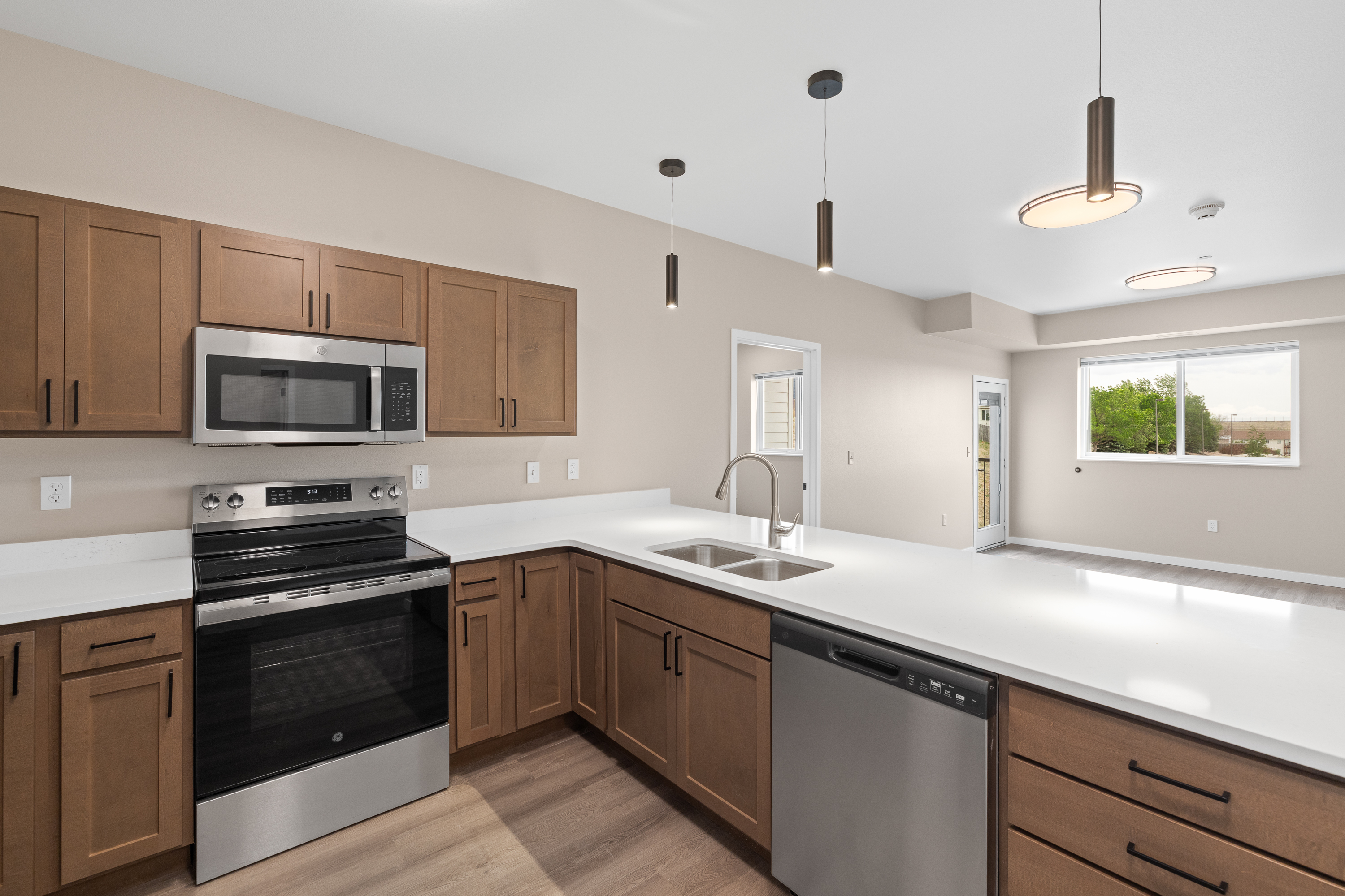 4916 5th Street - 325
